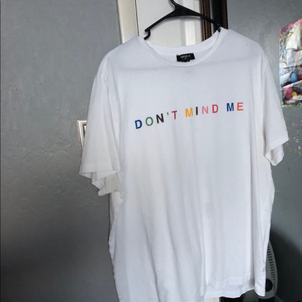 Cute white tee🥼